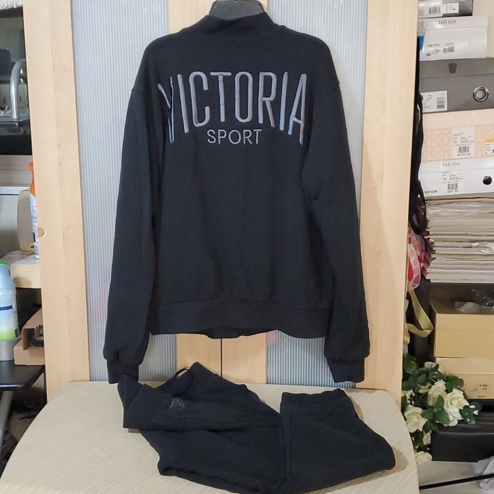 Victoria's Secrets  jogger & Jacket Set